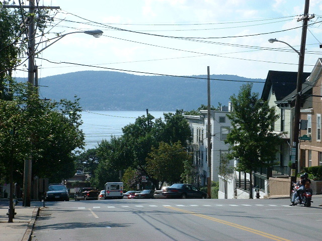Building Photo - 26 S Dutcher St