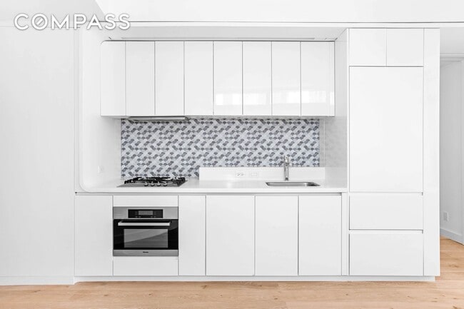 Building Photo - 123 Washington St