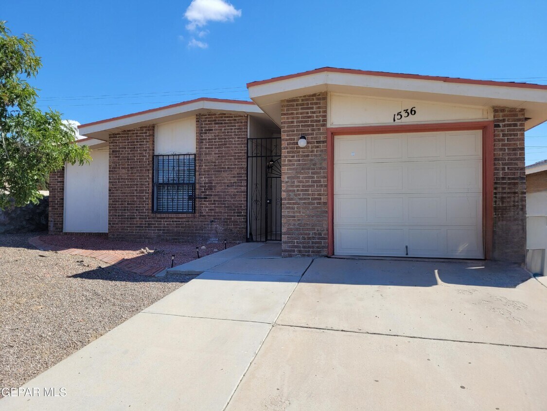 Foto principal - 1536 Dick Mayers Dr