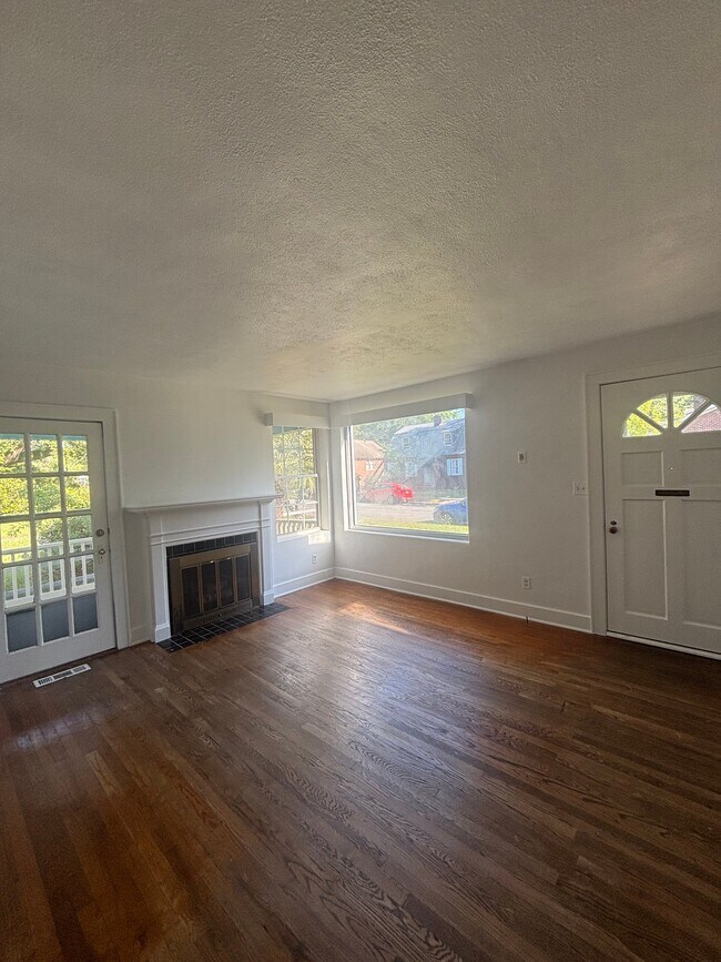 Foto del edificio - 1402 E 51st St