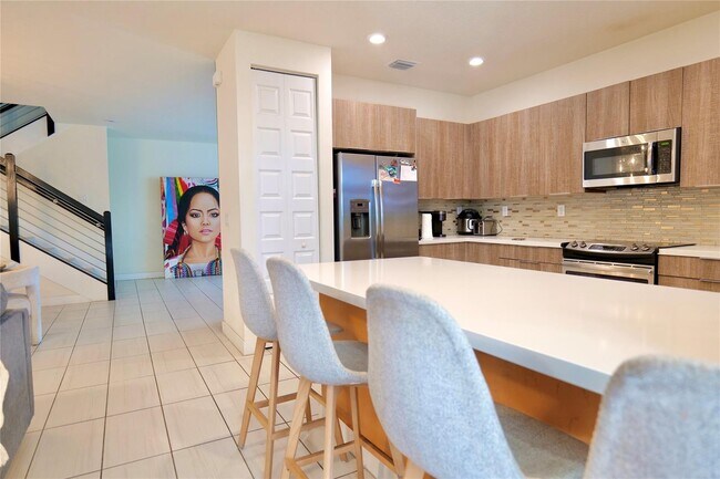 Foto del edificio - 7911 NW 105th Ave