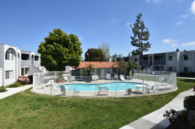 Building Photo - OakLeaf Apartments
