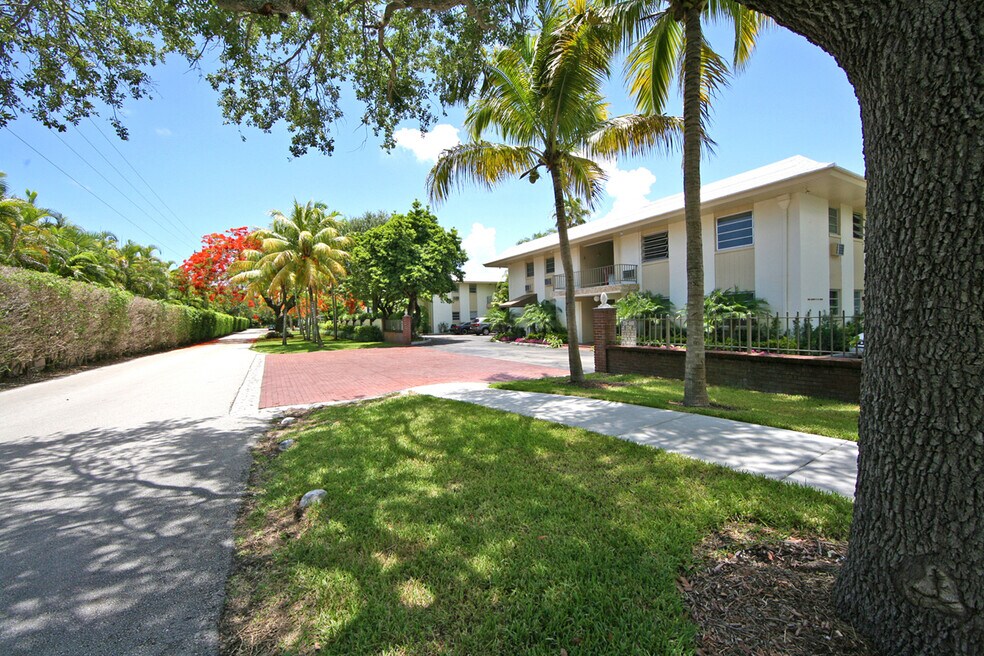 Gardens of Pinecrest