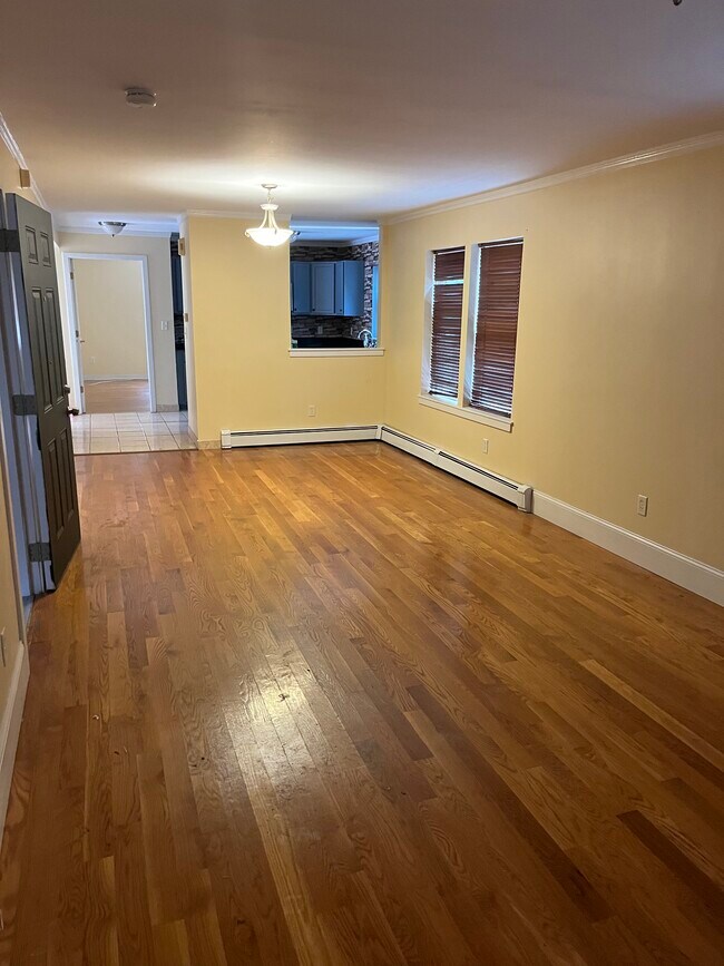 Living room - 33 Courtland Rd