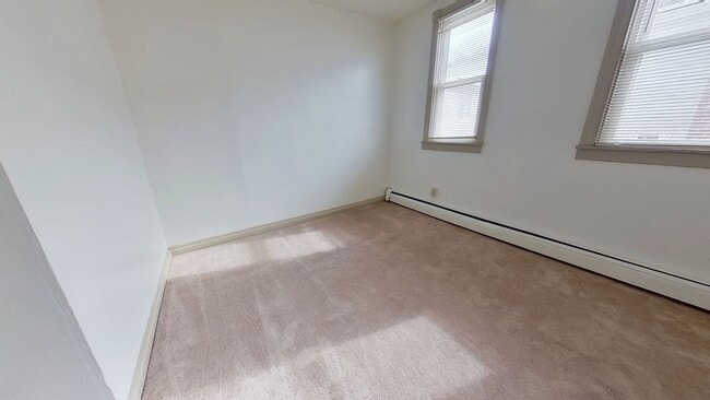 Foto del edificio - Spacious 2 Bedroom Apartment with Finished Loft