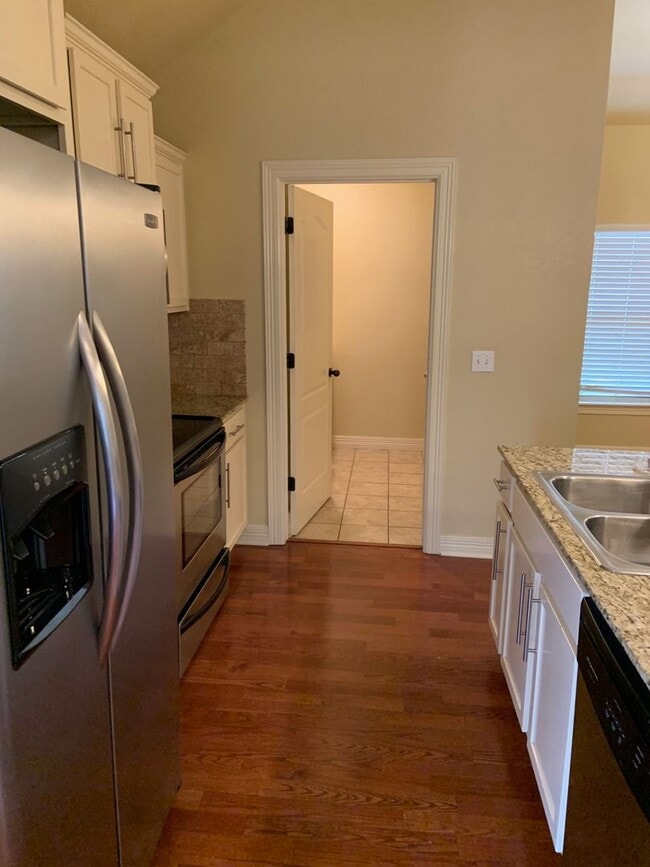 Building Photo - BEAUTIFUL HOME IN GREAT LOCATION!
