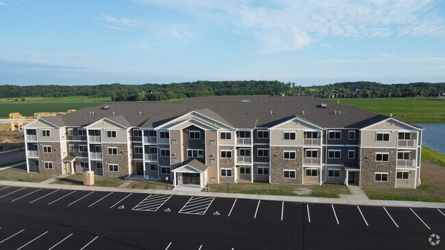 Building Photo - Hickory Grove