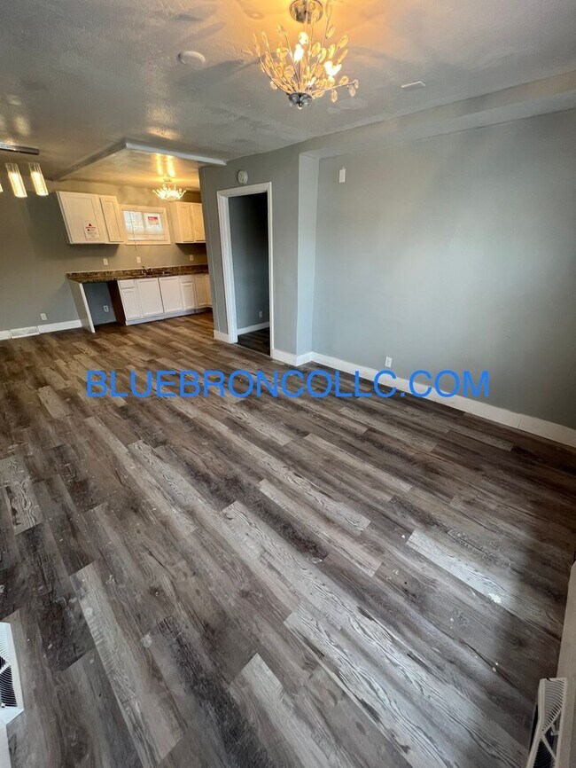 Building Photo - Unique property perfect for the right person
