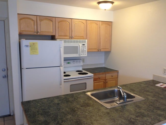 Building Photo - 1065 University Ave