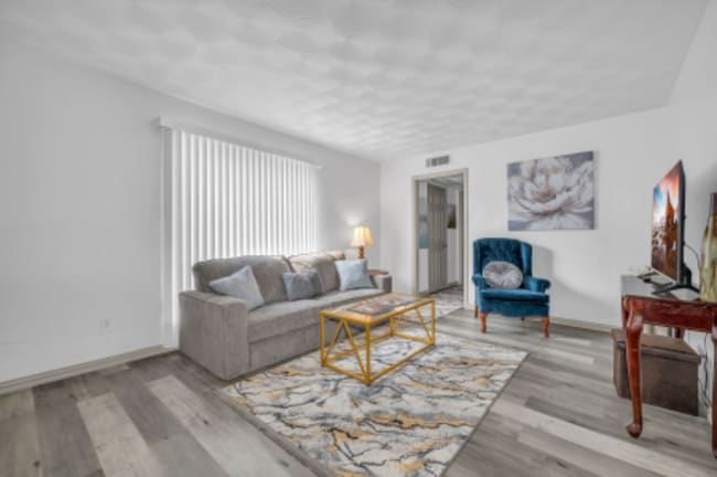 Building Photo - 5510 Reiger Ave
