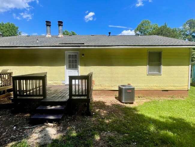Building Photo - 425 Lexington Heights