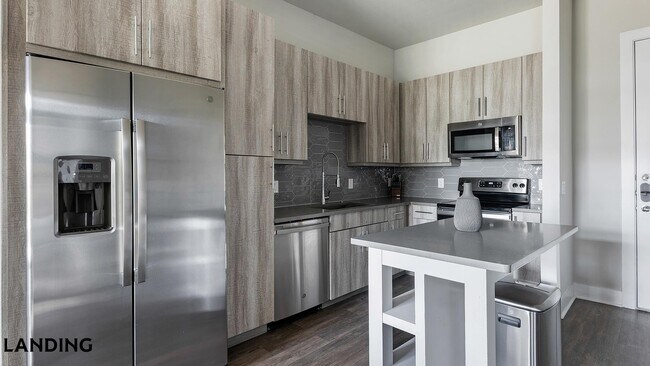 Foto del edificio - 1900 Airport Commerce Dr