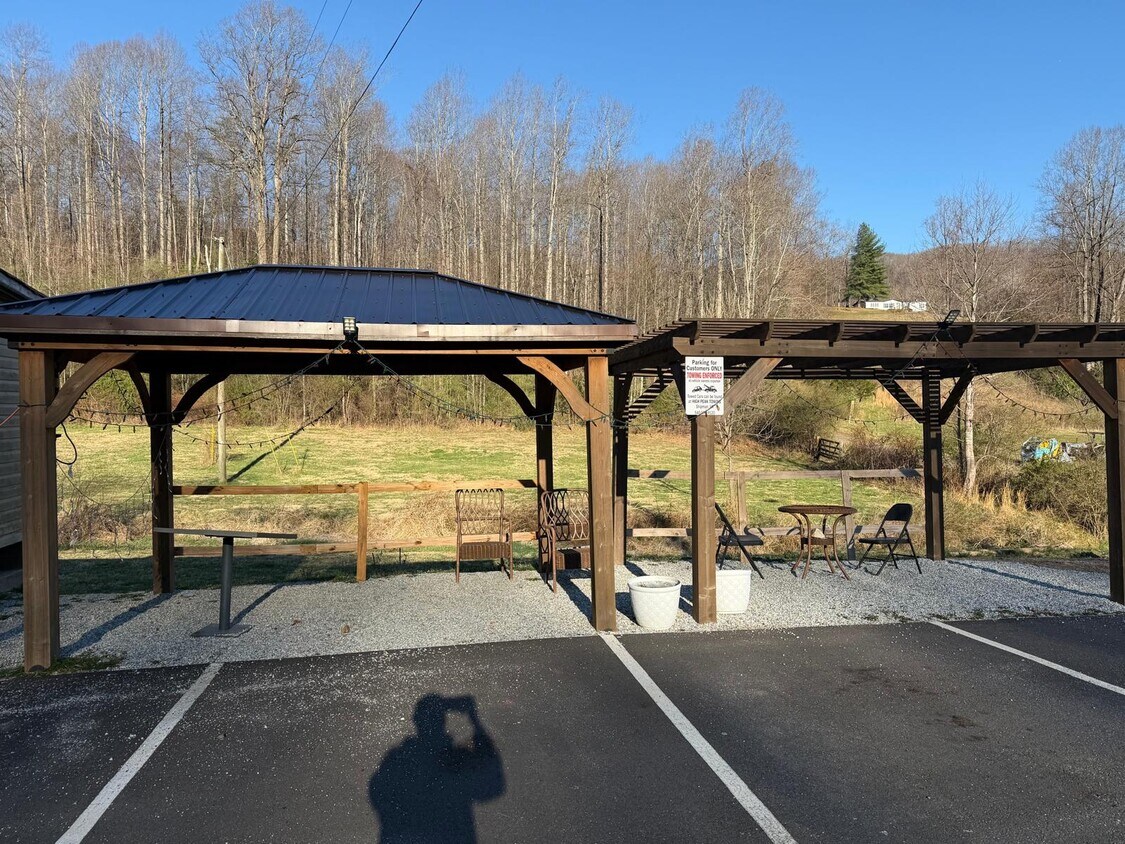 Foto del edificio - 10761 Thomas Nelson Hwy