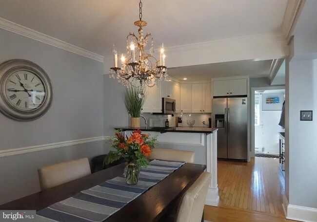 Building Photo - 143 N State St