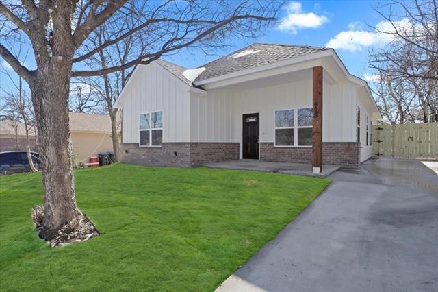 Primary Photo - 928 Davis Ave