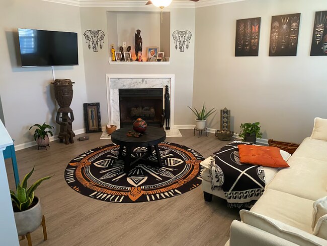 Foto del edificio - 5870 Timbertop Ln