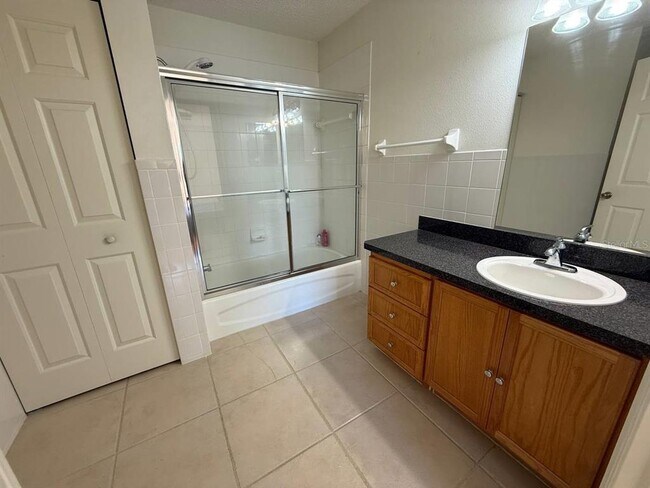 Foto del edificio - 33 Fenwick Ln