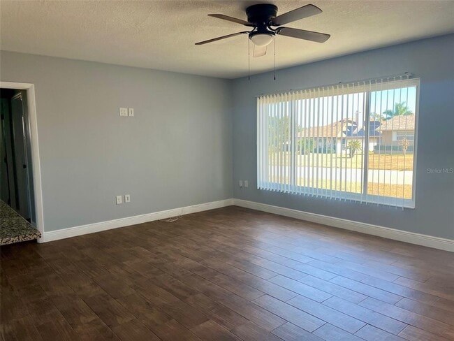 Foto del edificio - 36 Marigold Ln