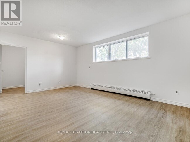 Photo du bâtiment - 165 Colborne Ave