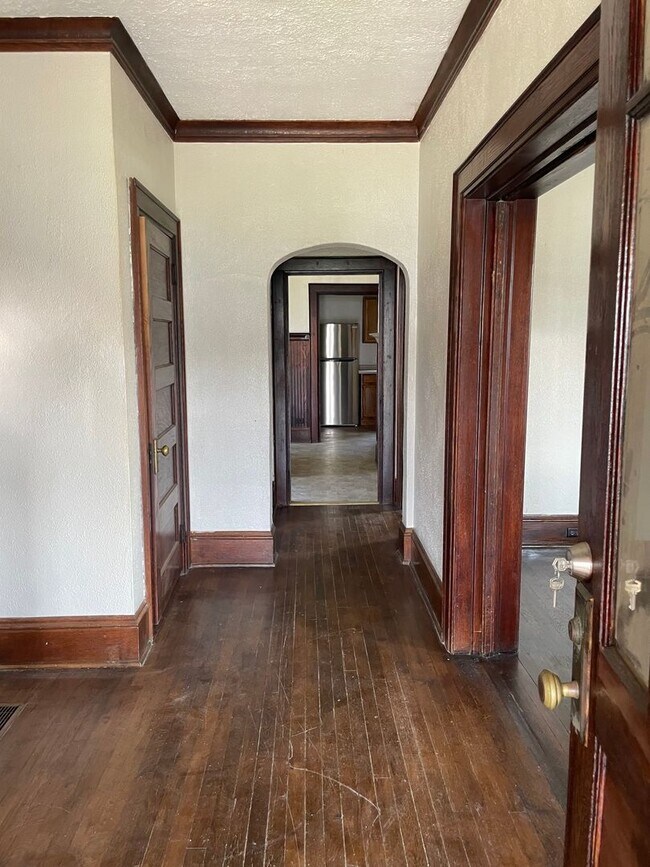 Foto del edificio - Four Bedroom Home in South Charleston