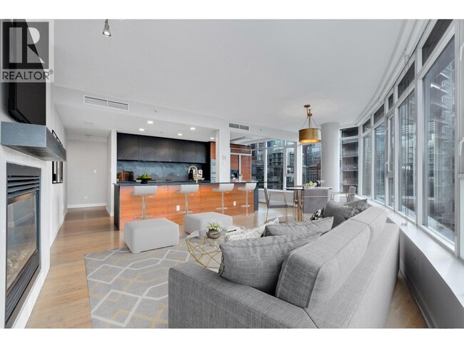 Photo du bâtiment - 1233 W Cordova St