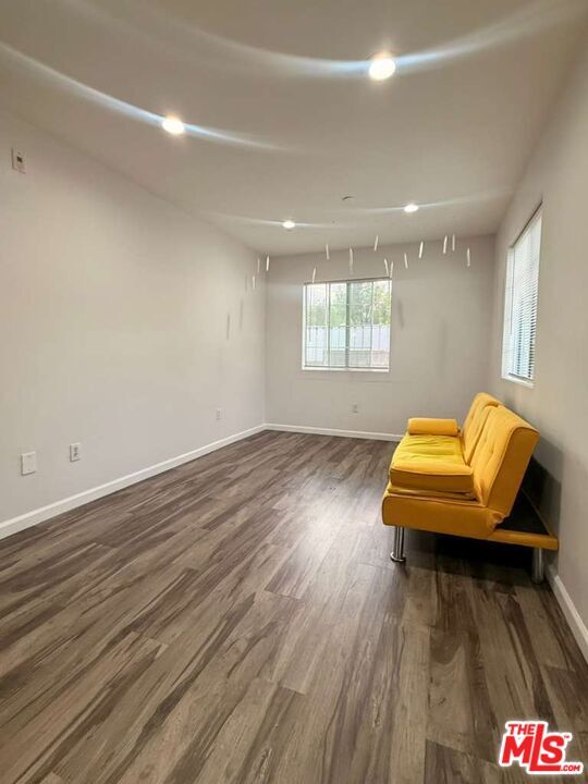 Foto del edificio - 3740 Mayfield Ave