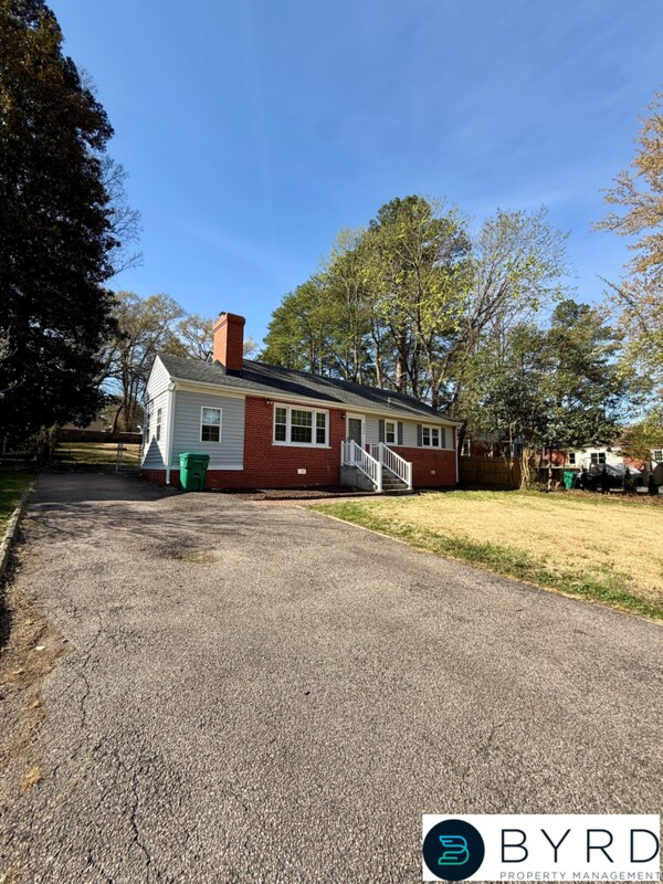 Foto del edificio - 9023 Farmington Dr