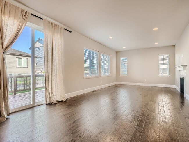 Building Photo - Charming 4-Bedroom Home with Loft, Office,...