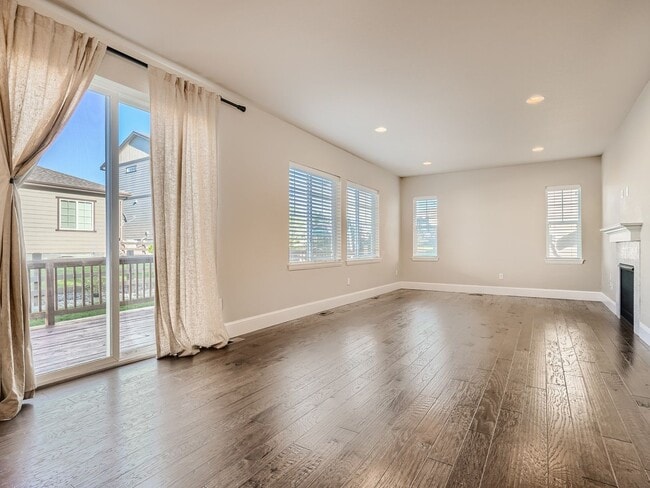 Foto del edificio - Charming 4-Bedroom Home with Loft, Office,...