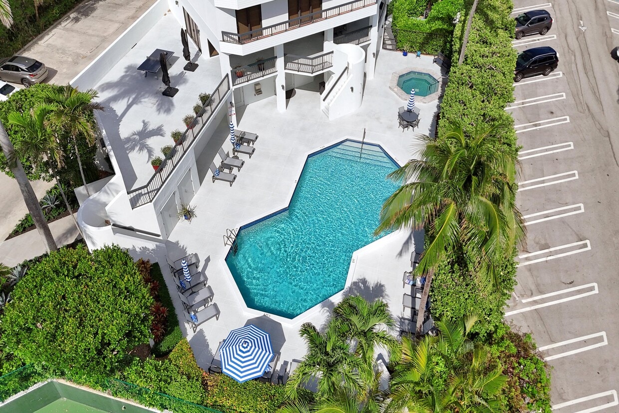 Primary Photo - 120 S Ocean Blvd
