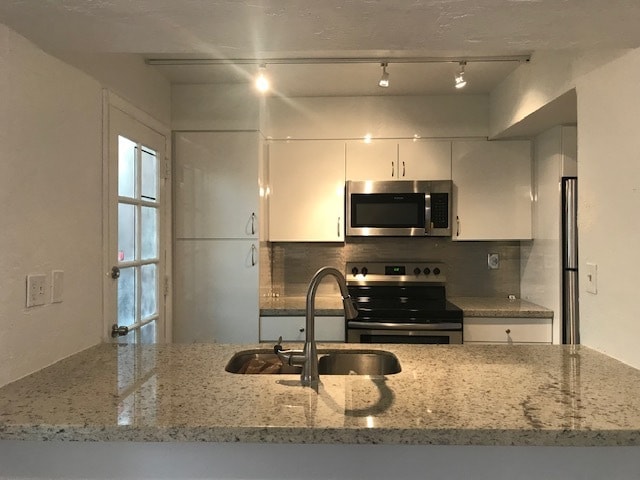 Building Photo - 10838 N Kendall Dr