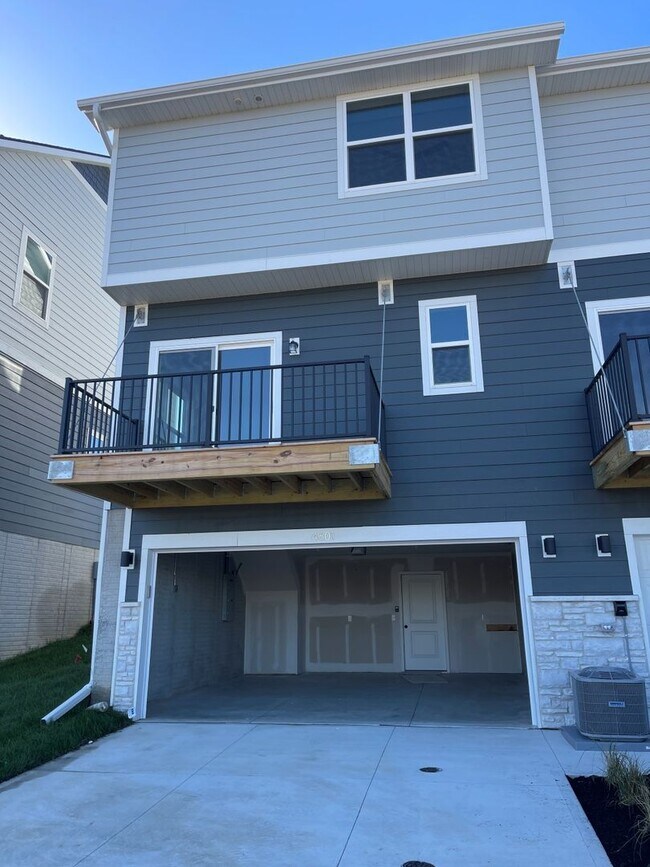 Foto del edificio - Townhome For Rent Papillion