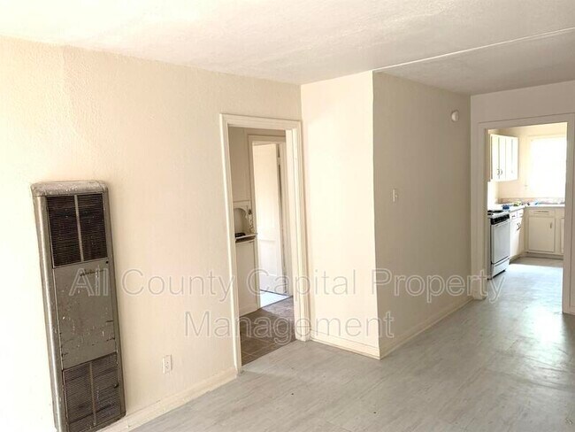 Foto del edificio - 1509 Poage Ave