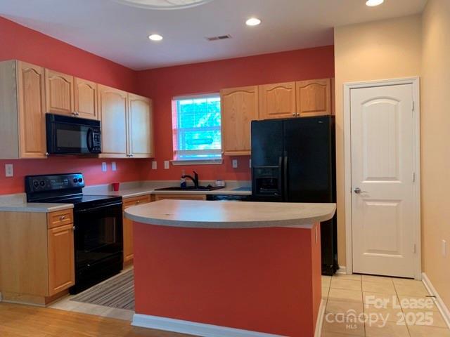 Foto del edificio - 15402 St Christopher Ct