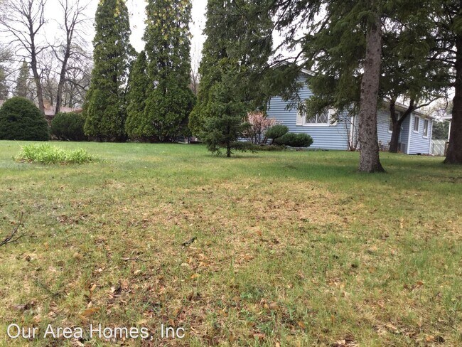 Building Photo - 3 br, 1 bath House - 2611 107th LN NW