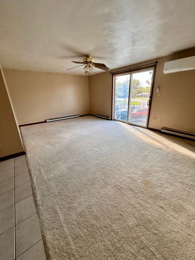 Family room - 8962 Porter Rd