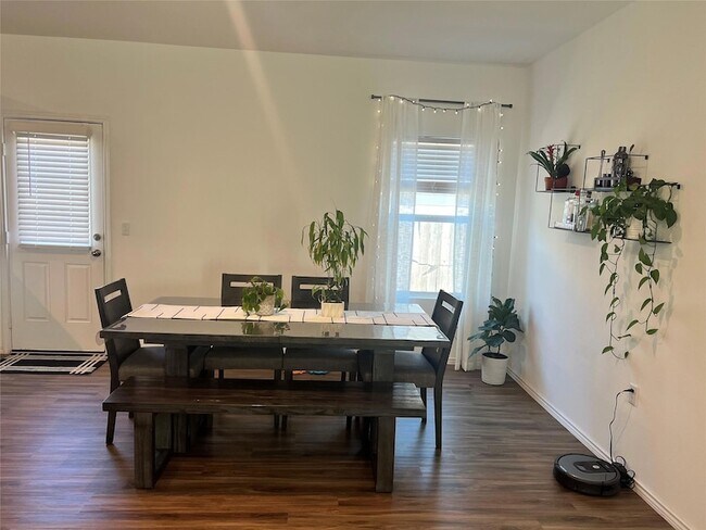 Foto del edificio - 2308 Nightview Dr