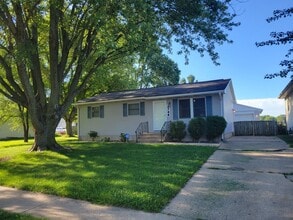 Building Photo - 2748 Sandgate Rd