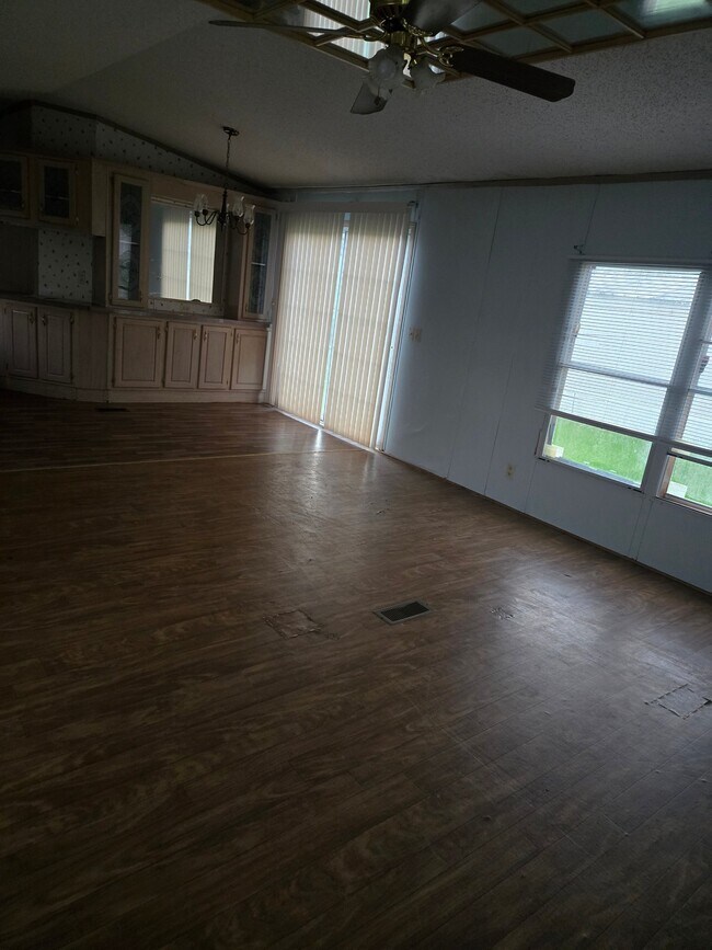 Foto del edificio - 930 LA-557