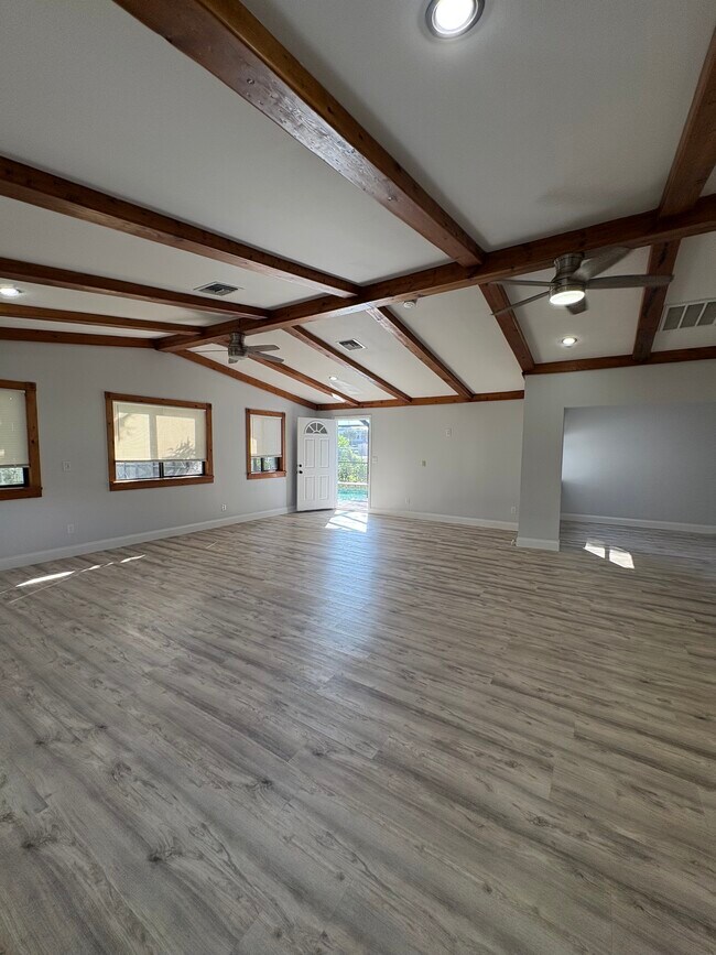 Foto del edificio - 27989 Lance Dr