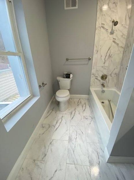 Bathrooms - 643 Evergreen Ave