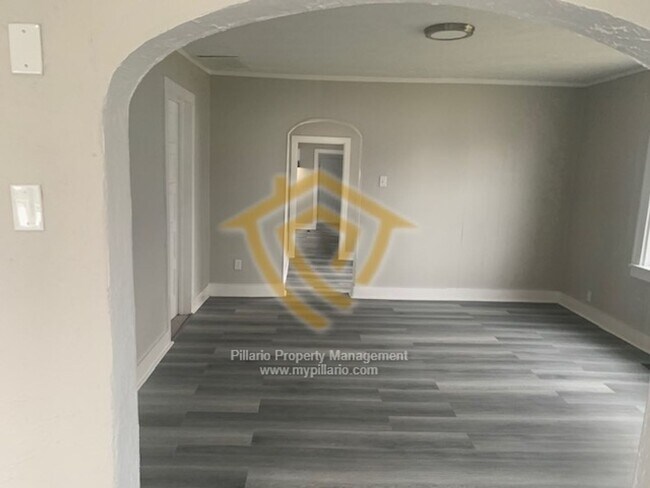 Building Photo - Updated 3 Bedroom 1 Bathroom Available now...