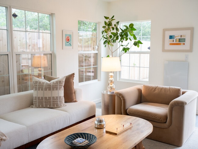 Sunroom - 4501 Quieto Ct