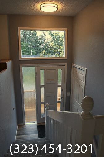Entryway - 2002 Floral Hill Dr