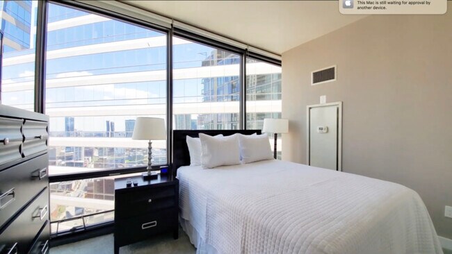 Foto del edificio - 501 N State St