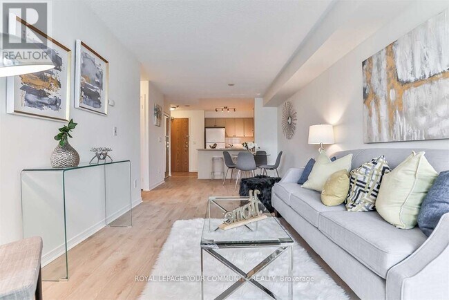 Building Photo - 5500-5500 Yonge St