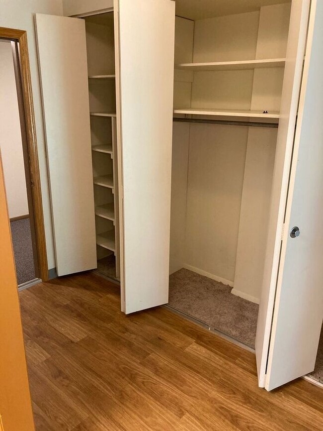Building Photo - $1,300 | 2 Bedroom, 2 Bathroom Condo | Des...