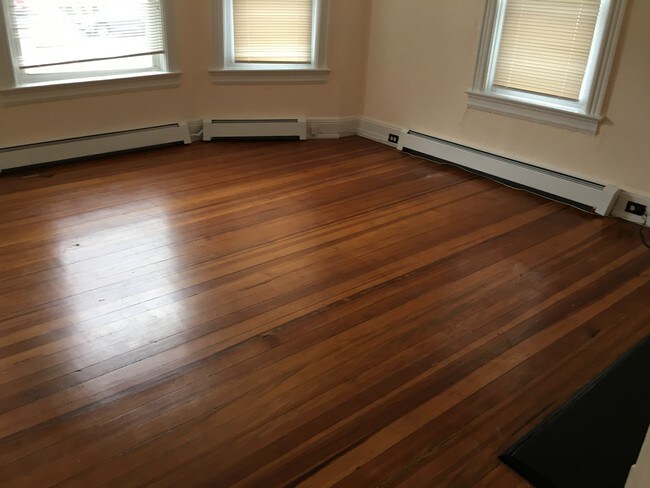 Foto del edificio - 1172 N Main St