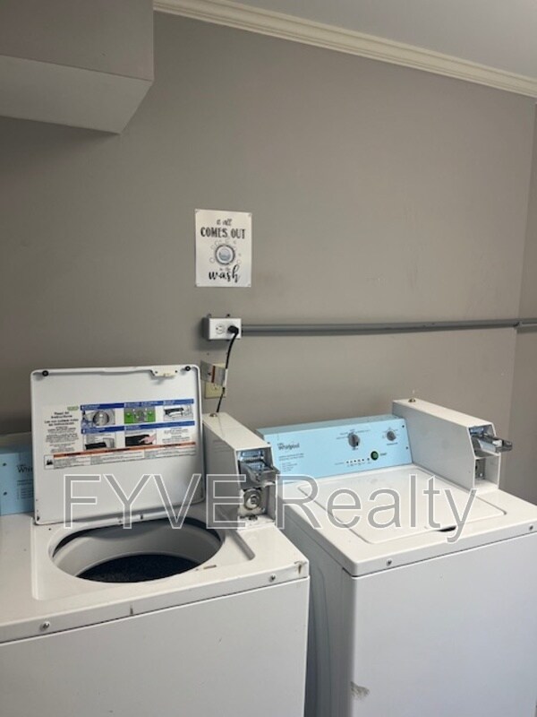 Foto del edificio - 956 Houck St