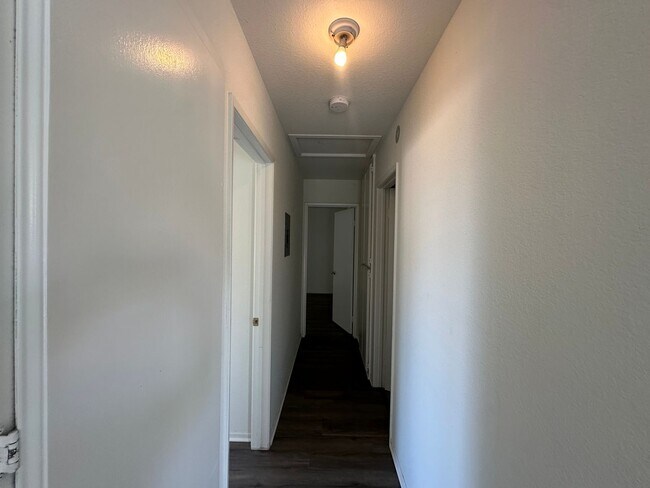 Foto del edificio - $500 OFF 1ST MONTHS RENT!! Spacious 2 bedr...